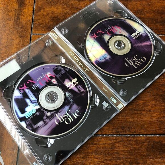 3/$15 Sex & The City Complete First Season DVD Set - Picture 2 of 3
